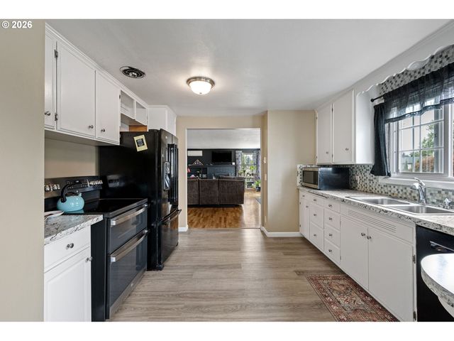 4027 CONCORD St, Eugene, OR 97402