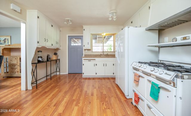 4640 N 14TH Avenue, Phoenix, AZ 85013