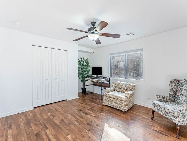 159 Chatham Court B, Bloomingdale, IL 60108