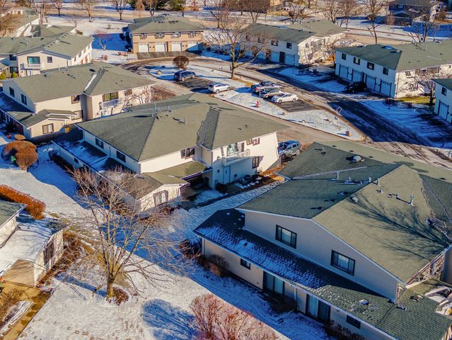 159 Chatham Court B, Bloomingdale, IL 60108