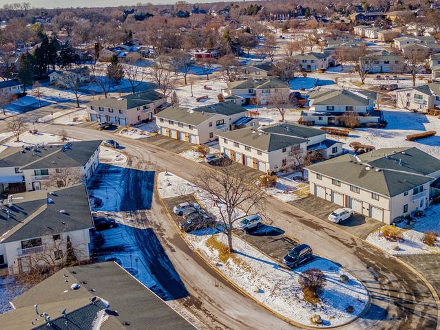 159 Chatham Court B, Bloomingdale, IL 60108