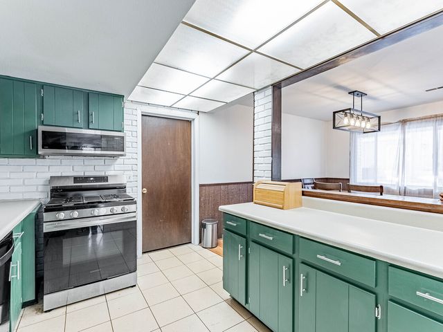 159 Chatham Court B, Bloomingdale, IL 60108