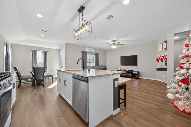 30301 Kingston Heath Drive, Cleveland, TX 77327