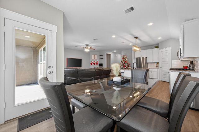 30301 Kingston Heath Drive, Cleveland, TX 77327