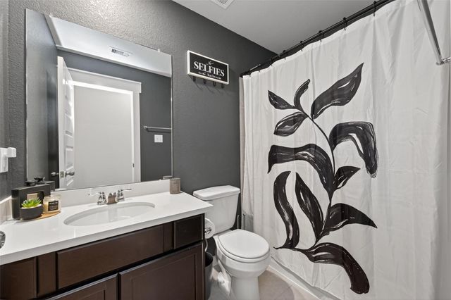 30301 Kingston Heath Drive, Cleveland, TX 77327