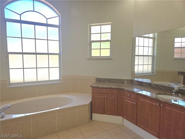 1440 16th AVE NE, Naples, FL 34120