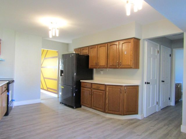 3850 College AVENUE, Greenfield, WI 53221