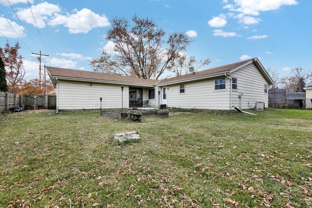 3850 College AVENUE, Greenfield, WI 53221