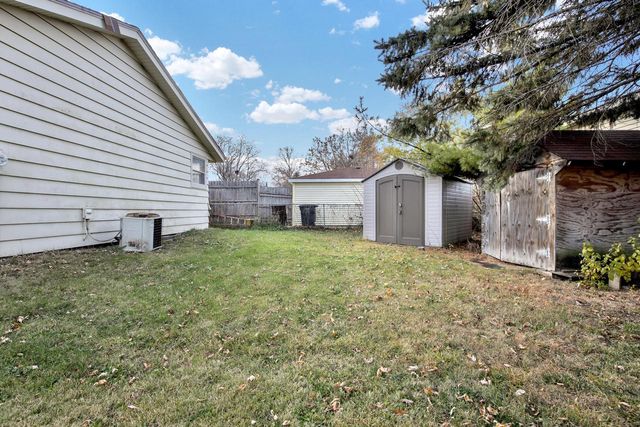 3850 College AVENUE, Greenfield, WI 53221