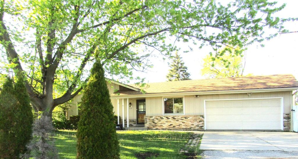 3850 College AVENUE, Greenfield, WI 53221