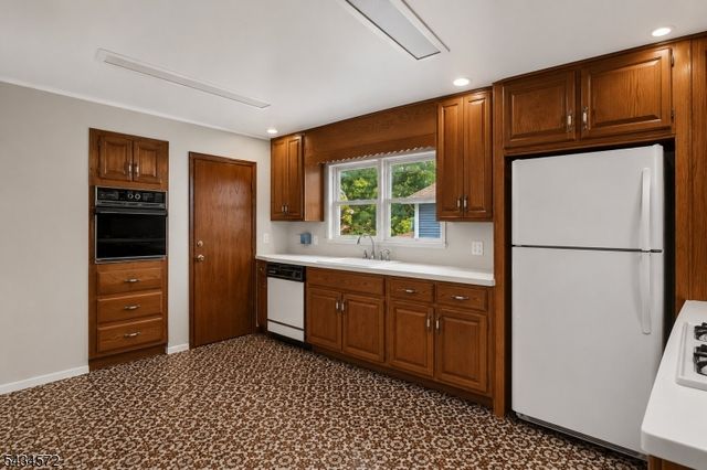 704 Parker St, Newark City, NJ 07104