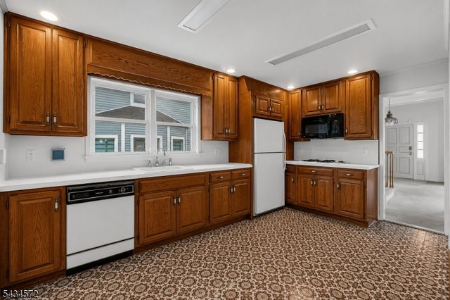 704 Parker St, Newark City, NJ 07104