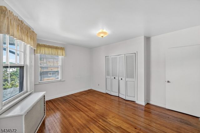 704 Parker St, Newark City, NJ 07104