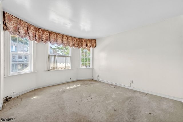 704 Parker St, Newark City, NJ 07104