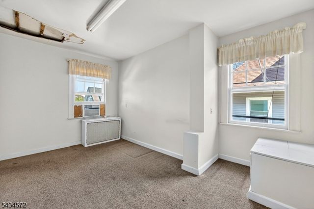 704 Parker St, Newark City, NJ 07104