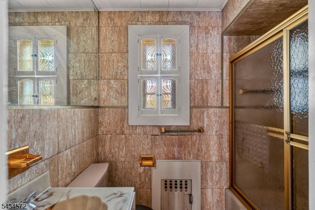704 Parker St, Newark City, NJ 07104