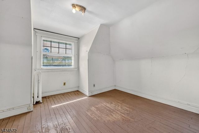 704 Parker St, Newark City, NJ 07104