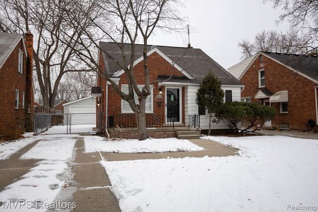 19935 Damman Street, Harper Woods, MI 48225