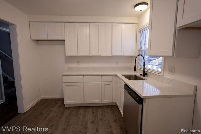 19935 Damman Street, Harper Woods, MI 48225