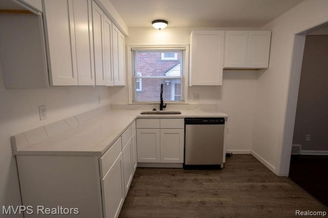 19935 Damman Street, Harper Woods, MI 48225