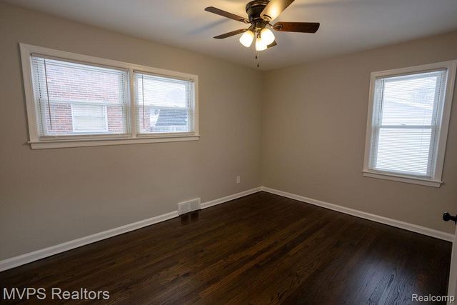 19935 Damman Street, Harper Woods, MI 48225