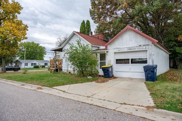 825 E State Street, Mauston, WI 53948