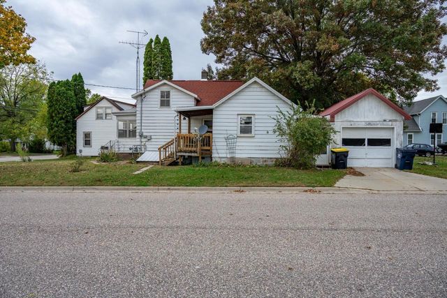 825 E State Street, Mauston, WI 53948