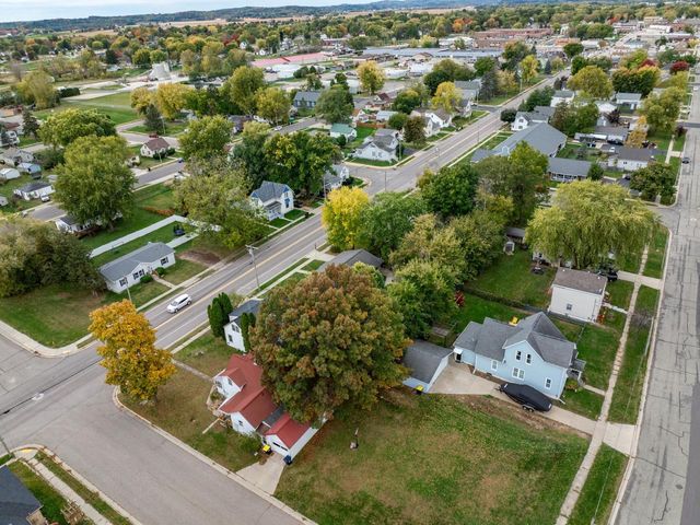 825 E State Street, Mauston, WI 53948
