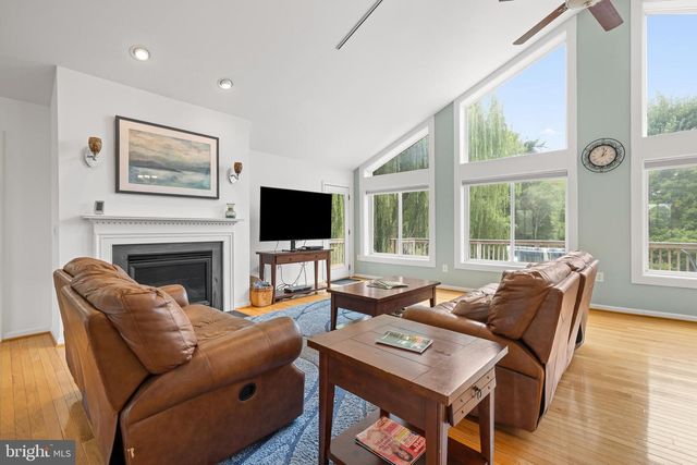 125 LAKE CT., Bumpass, VA 23024