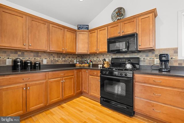 125 LAKE CT., Bumpass, VA 23024