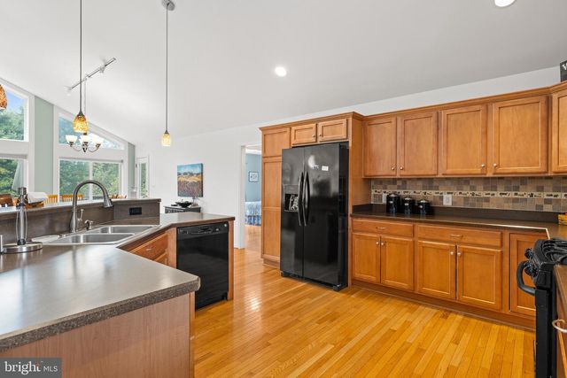 125 LAKE CT., Bumpass, VA 23024