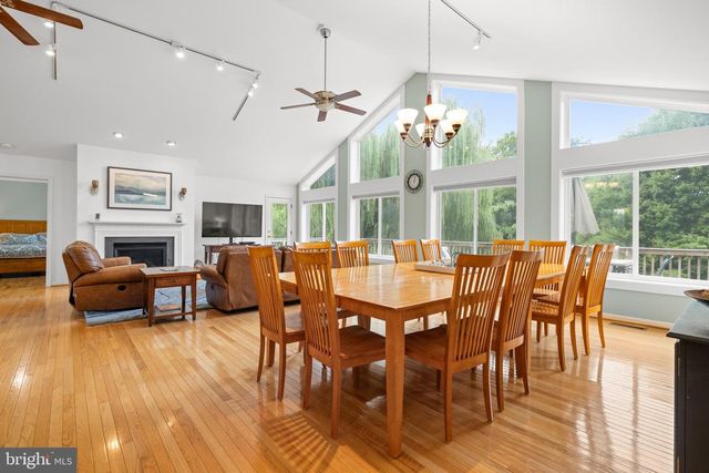 125 LAKE CT., Bumpass, VA 23024