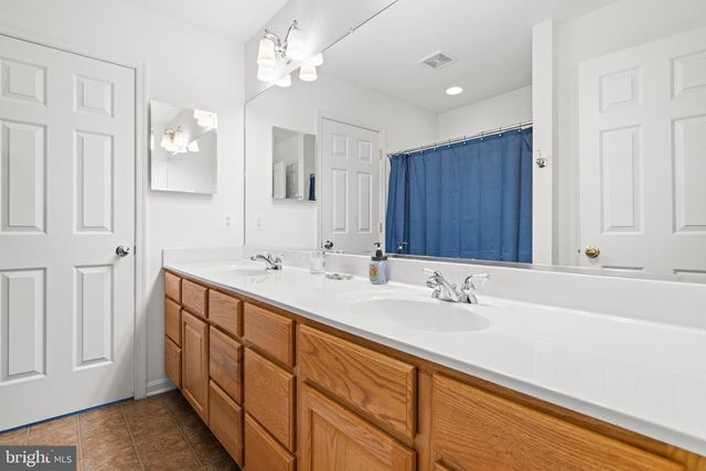 125 LAKE CT., Bumpass, VA 23024