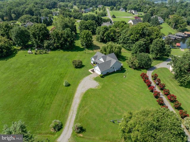 125 LAKE CT., Bumpass, VA 23024