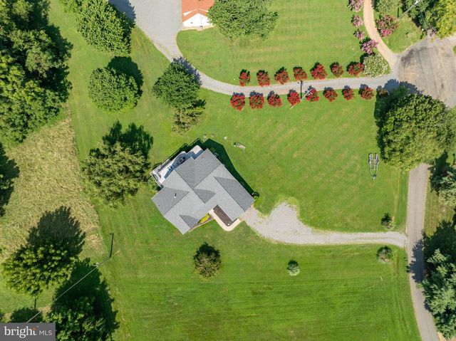 125 LAKE CT., Bumpass, VA 23024