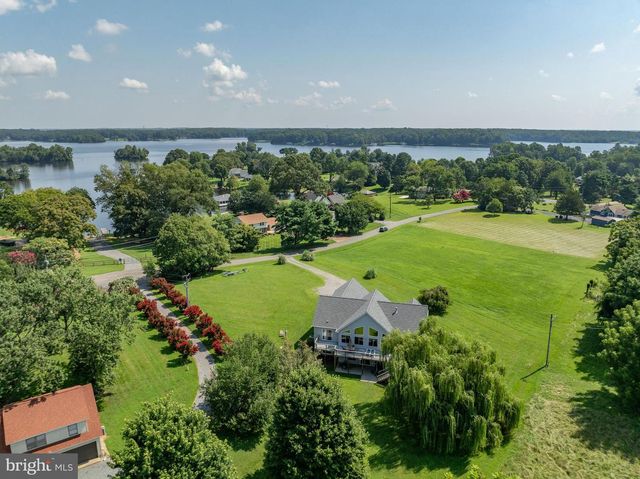 125 LAKE CT., Bumpass, VA 23024