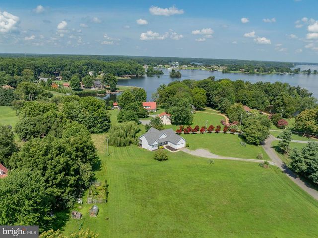 125 LAKE CT., Bumpass, VA 23024