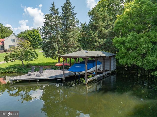 125 LAKE CT., Bumpass, VA 23024