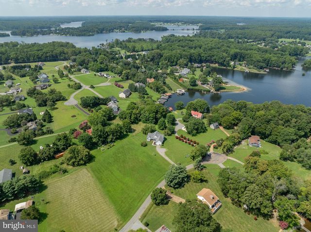 125 LAKE CT., Bumpass, VA 23024