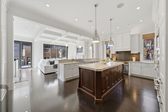 2658 N Mildred Avenue, Chicago, IL 60614