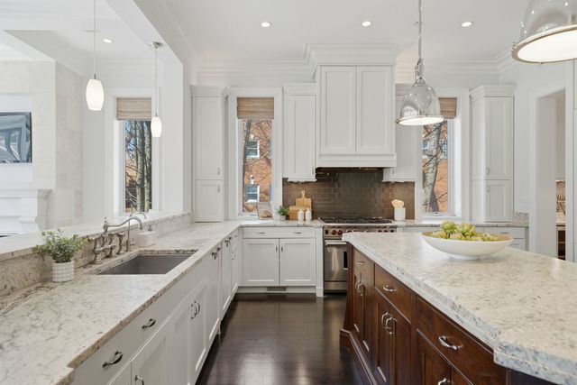 2658 N Mildred Avenue, Chicago, IL 60614