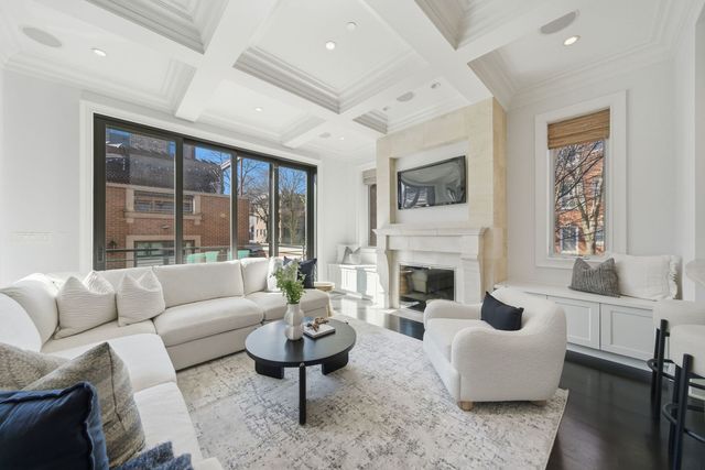 2658 N Mildred Avenue, Chicago, IL 60614