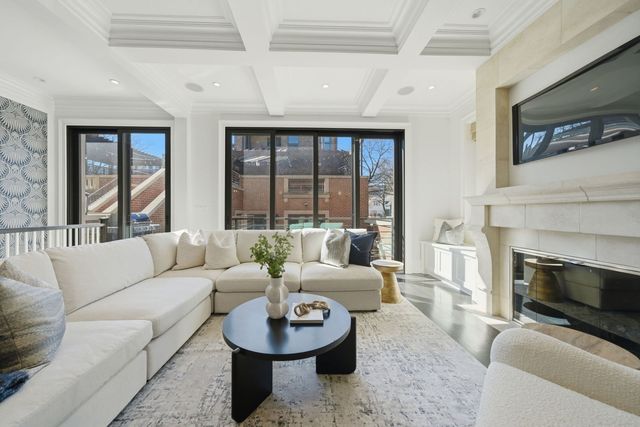 2658 N Mildred Avenue, Chicago, IL 60614