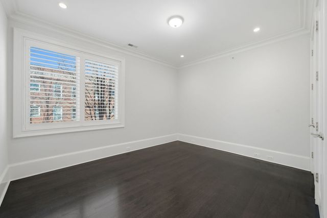 2658 N Mildred Avenue, Chicago, IL 60614