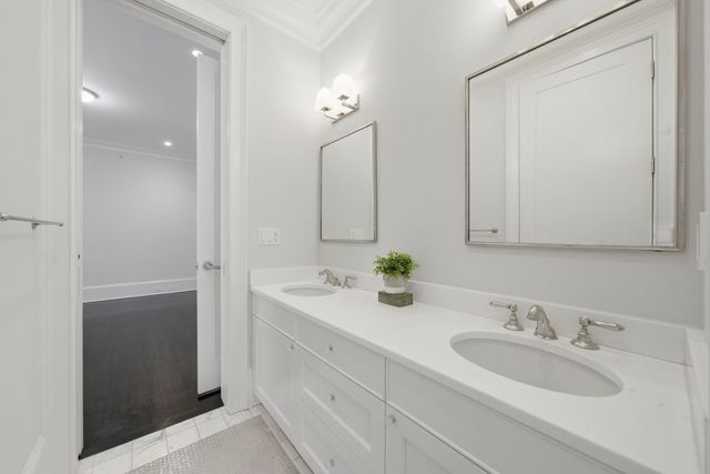 2658 N Mildred Avenue, Chicago, IL 60614