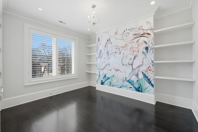 2658 N Mildred Avenue, Chicago, IL 60614