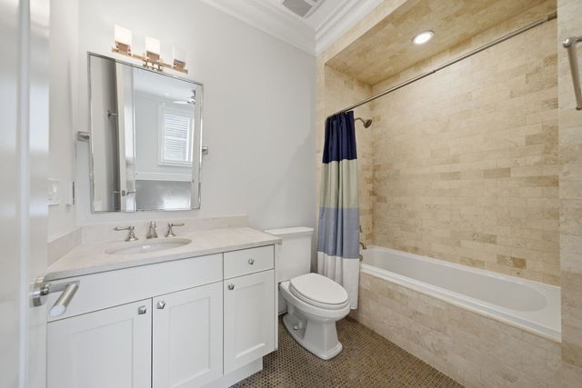 2658 N Mildred Avenue, Chicago, IL 60614