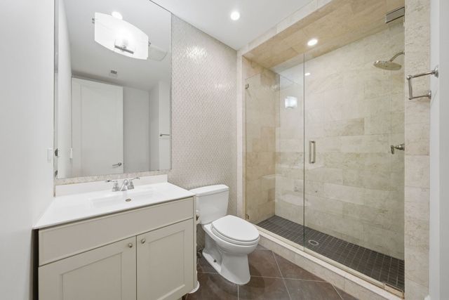 2658 N Mildred Avenue, Chicago, IL 60614