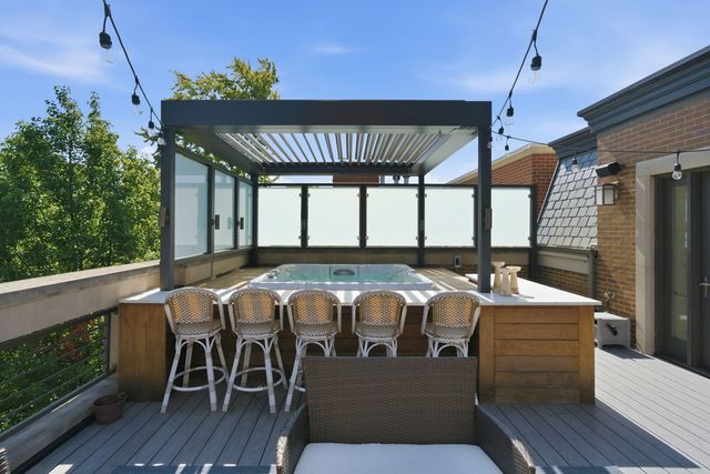 2658 N Mildred Avenue, Chicago, IL 60614