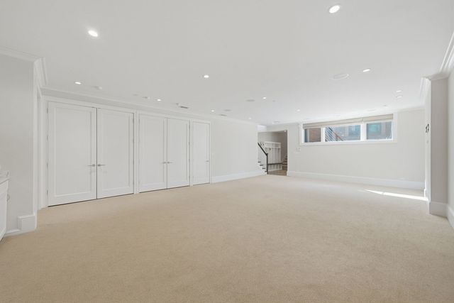 2658 N Mildred Avenue, Chicago, IL 60614